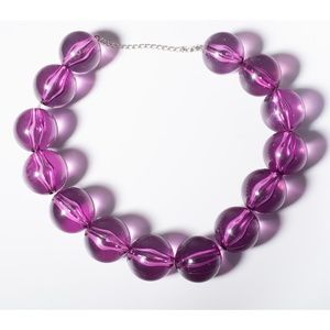 Fabulous vintage chunky Lucite Translucent Purple Bead Necklace